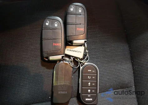 2017 Jeep Grand Cherokee Laredo 4X4 из США, поврежденный, VIN 1C4RJFAG9HC728252